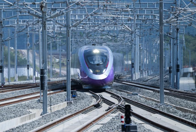 BeijingReview's tweet image. Over the 14th Five-Year Plan period (2021-25), China has woven a more integrated and multidimensional transport network, making sweeping progress that has enhanced connectivity and underpinned economic growth.
bjreview.com/.../202507/t20…