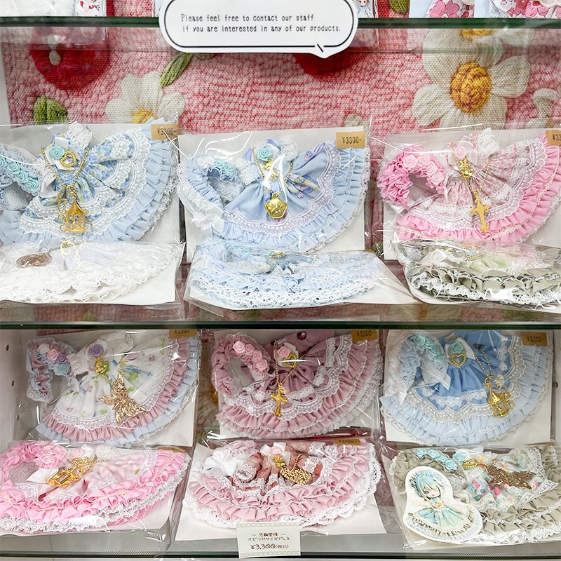 DOLLCExDOLLCE's tweet image. 当店で販売中のウィッグやお洋服は一部を除きましてご試着が可能です💞
サイズが分からないドールちゃんでも安心してお買い物できますのでお気軽にご来店くださいね♪
本日もDOLLCEは12:00~20:00までの営業です✨
#ミニスウィーツドール #ドールウィッグ