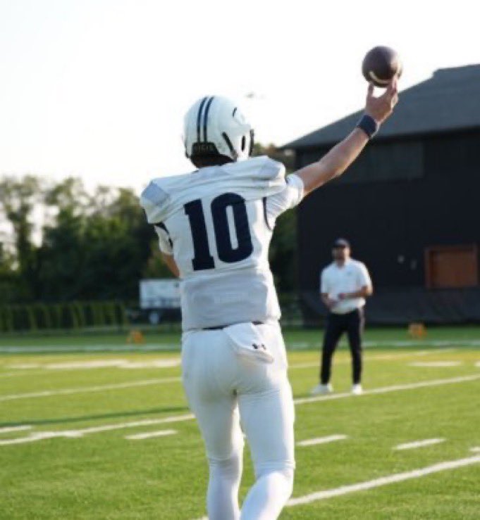 psuprospects's tweet image. Another QB prospect I really like for Penn State early is @KeeganCroucher the QB from Connecticut is an absolute beast drops balls into the bucket with ease. We just offered pretty recently but Keegan isn’t a stranger with 4 visits. He also works with @M2_QBacademy.