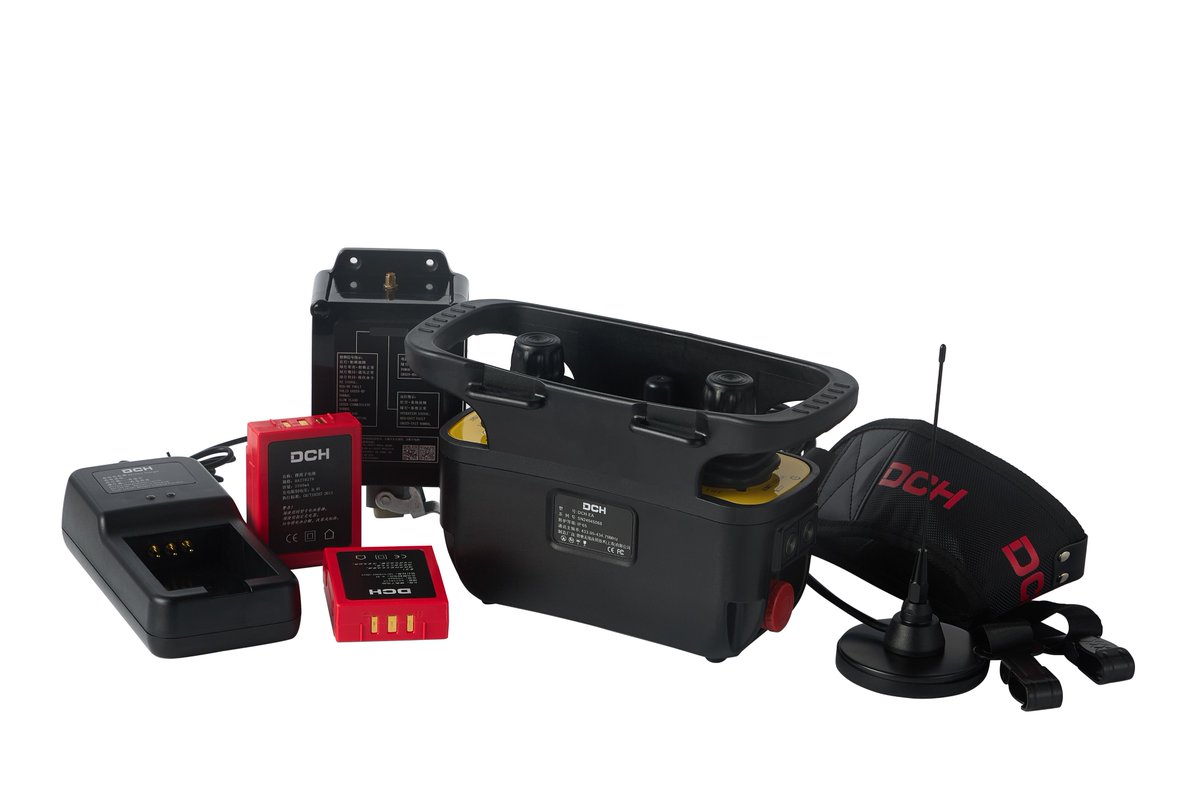 dch_isaac's tweet image. Transmitter-Shoulder Belt DCH-EA SERIE.

#remotecontrol #Construction #hoist #mobilecranes 
#tunneling #contructionequipment