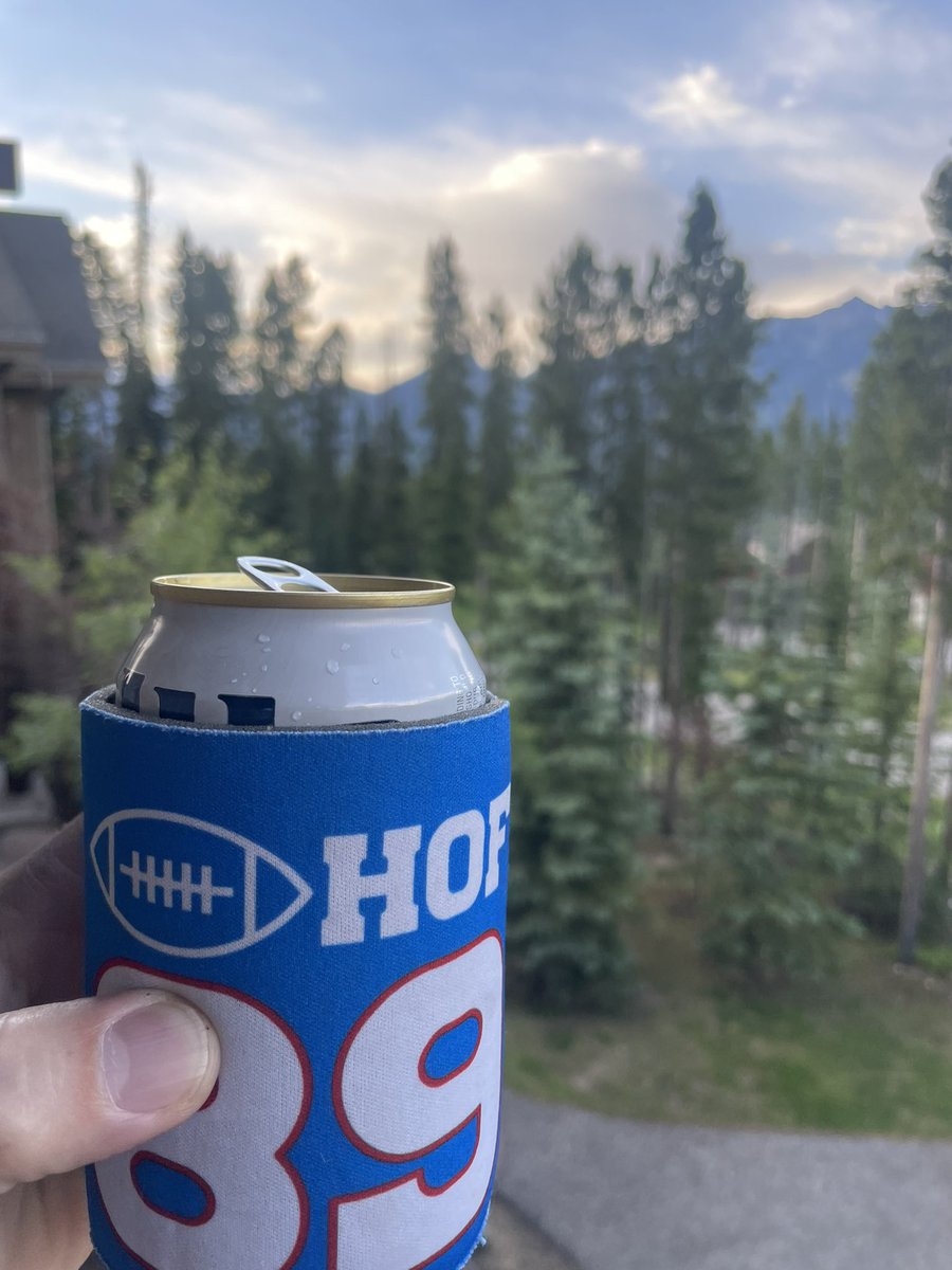 HOFSteveTasker's tweet image. 43 degrees this morning.
Currently 61 degrees.
Montana FTW. 🦬
#BillsMafia