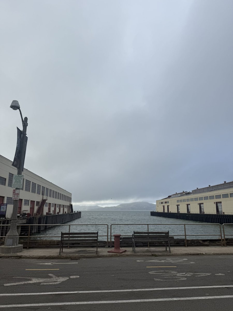 ashtro07's tweet image. visited our spot which we used to go to when our brain felt absolutely obliterated during ship it @fdotinc
realized how things change for the better as long as you don’t stop