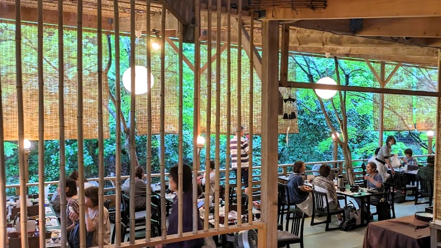 Tokyonobo's tweet image. After enjoying the Gion Festival float parade, we had lunch at a restaurant overlooking the mountain stream in Shozan Resort. Because it had been raining, the usually clear mountain stream was murky. #しょうざんリゾート京都