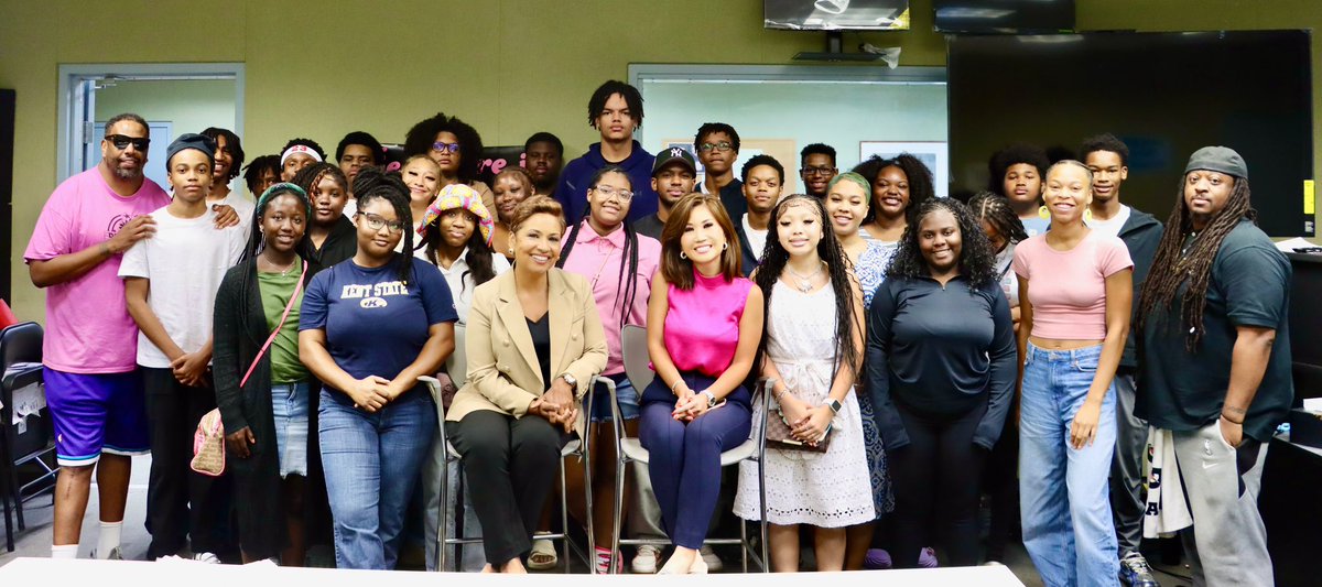 DCAllisontv's tweet image. I continue to be inspired by the bright minds at @DCDPR #Deanwood Radio Broadcast Program! Thank you for your thoughtful questions and warm welcome! #KeepShining