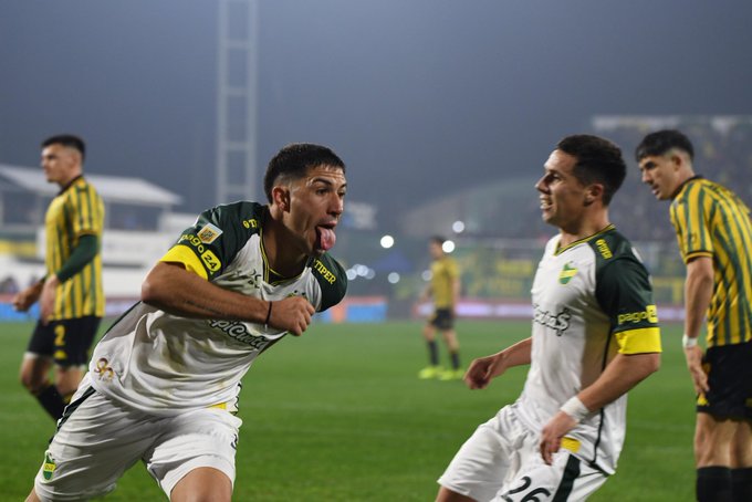 Cómo en los buenos tiempos😊. ¡#Defensa volvió al triunfo! le costó ante un Aldosivi que quedó con 10 antes de los 20, pero con una actitud renovada, consiguió un merecido 2-0 en Varela.

⚽️Goles: Delgado y Miritello.

✂️Fueron 15 los partidos oficiales que llevaba sin ganar.