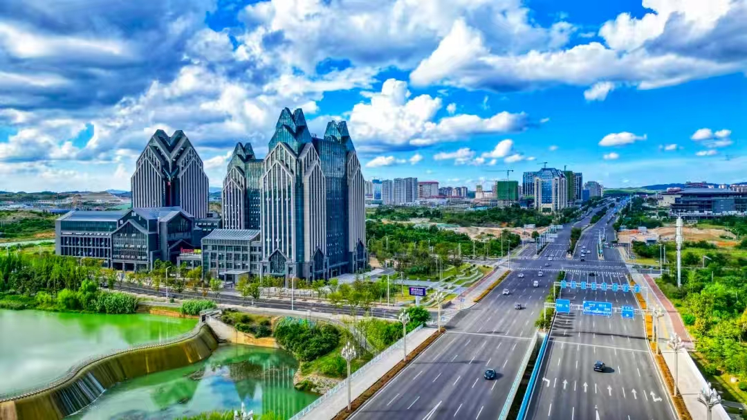 Big Data Expo, China (@bigdata_china) on Twitter photo On July 17, #Guiyang, along with 13 other cities - including #Shanghai and #Chongqing - was selected to be on the list of pilot cities for the innovative development of trusted data spaces in 2025, released by National Data Administration. #DigitalGuizhou On July 17, #Guiyang, along with 13 other cities - including #Shanghai and #Chongqing - was selected to be on the list of pilot cities for the innovative development of trusted data spaces in 2025, released by National Data Administration. #DigitalGuizhou