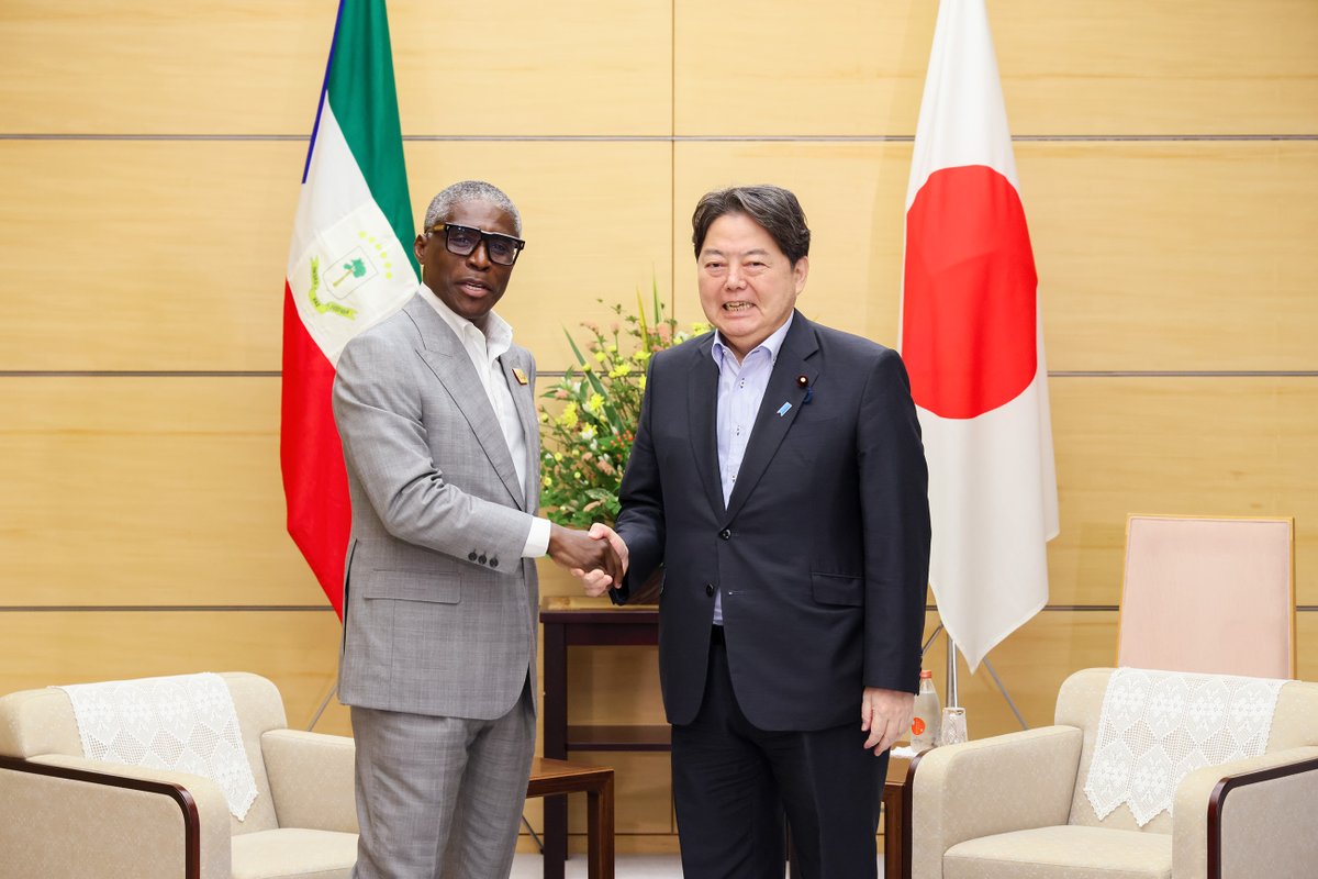 MofaJapan_en's tweet image. On July 18, Chief Cabinet Secretary HAYASHI held a meeting with H.E. Mr. Teodoro NGUEMA OBIANG MANGUE of the Republic of Equatorial Guinea, visiting Japan for participation to National Day Event of Expo 2025 Osaka, Kansai. #EquatorialGuinea
mofa.go.jp/af/af1/gq/page…