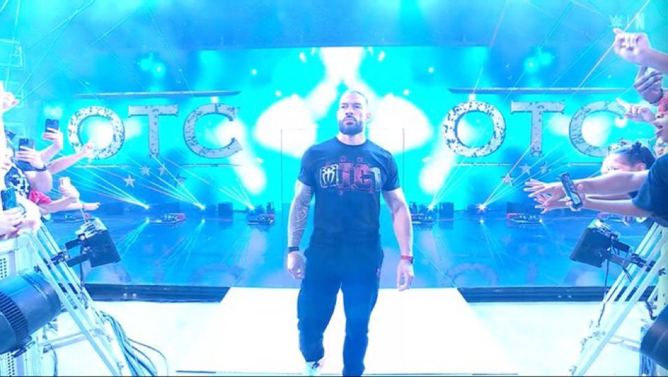 Navtreaks's tweet image. BIGGEST WRESTLING STAR IN THE ENTIRE WORLD
WOKE UP THE DEAD CROWD
LOCK IN
#WWERaw