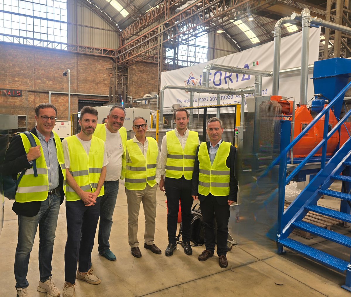 CBE_JU's tweet image. 📣 A demonstration plant was inaugurated in Treviso to recycle used diapers and other absorbent hygiene products into valuable secondary raw materials. The facility builds directly on the work of the CBE JU-funded Embraced project.
Discover more: cbe.europa.eu/news/recycling…