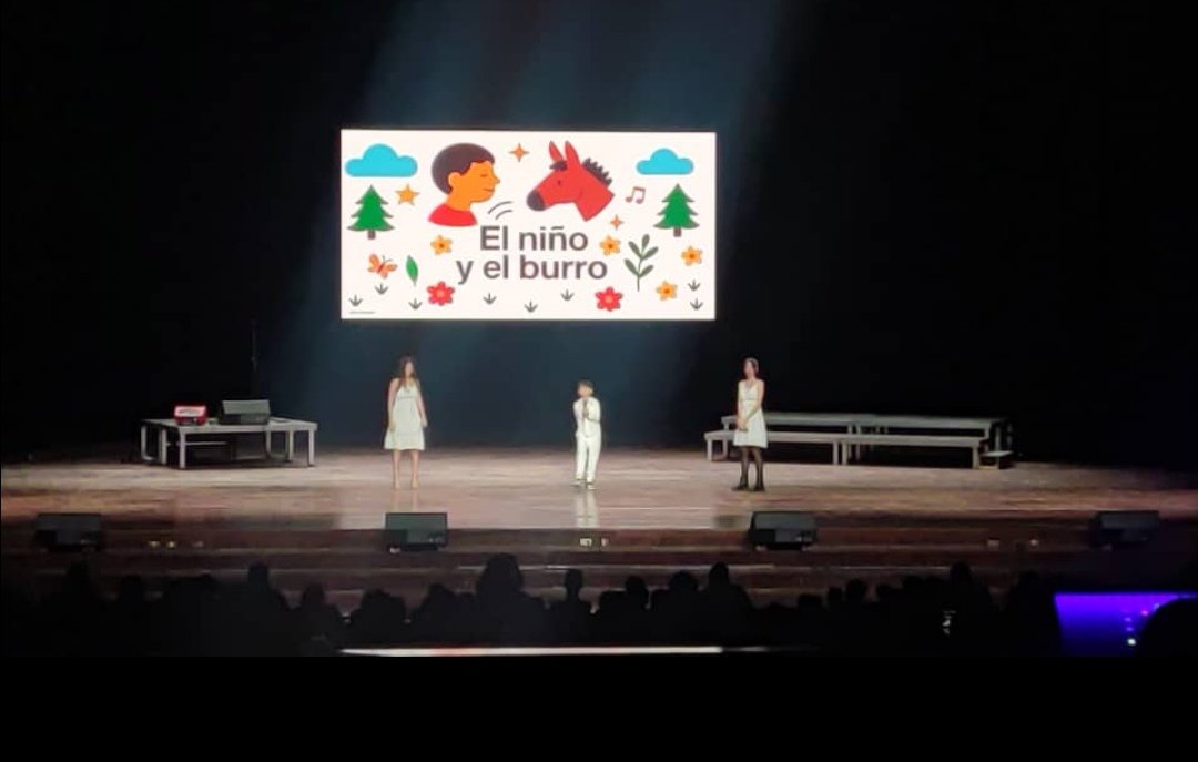 Que  a ningún niño le falte una Escalera para llegar a sus Sueños.
Linda tarde de Domingo en el karl Marx entre amigos.