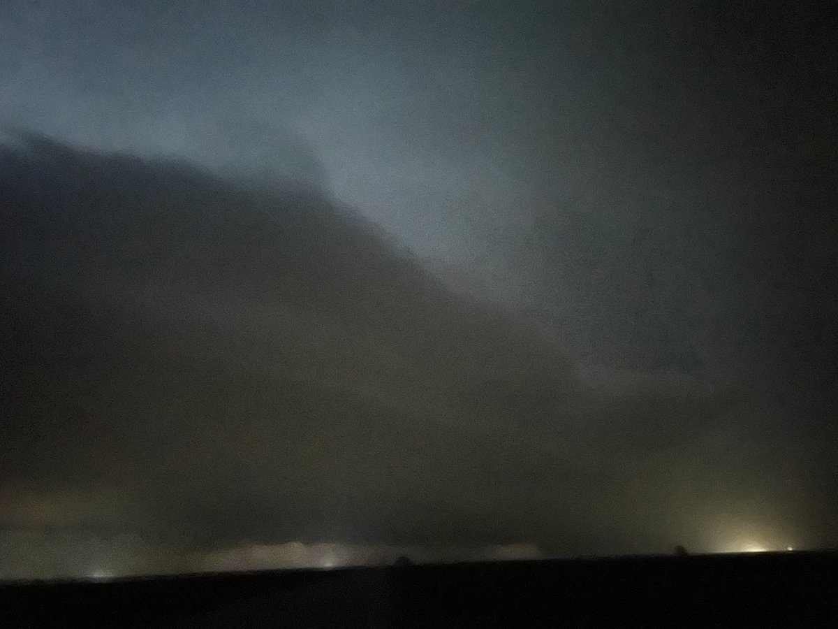 FalcnStormChase's tweet image. My goodness Gettysburg ,SD
12:11 AM #SDwx #FALCONWX #shelf