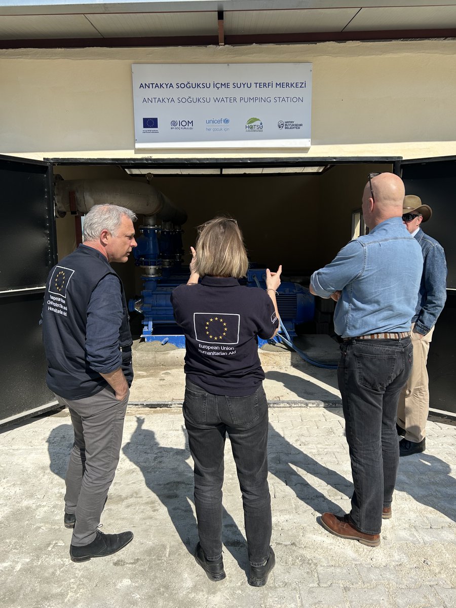 echo_Europe's tweet image. The 2023 earthquakes in Türkiye significantly damaged water infrastructure in Hatay.
Thanks to EU funding, @IOMTurkiye rehabilitated a water💧pumping station to ensure an adequate clean water supply to more than 25,000 residents of temporary accommodation centers in Hatay.