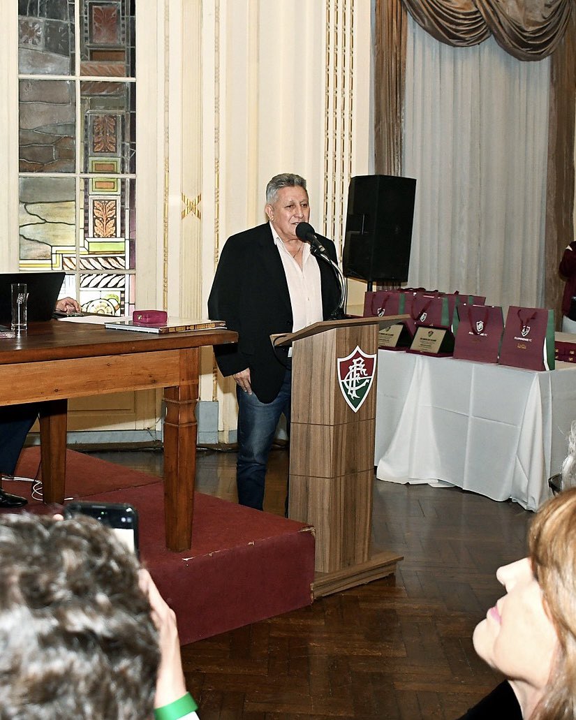 FluminenseFC's tweet image. 1️⃣2️⃣3️⃣ anos celebrados em mais uma noite recheada de homenagens em Laranjeiras! Ídolos, personalidades e muito amor ao Tricolor! 🇭🇺🇭🇺
📸: Mailson Santana/FFC