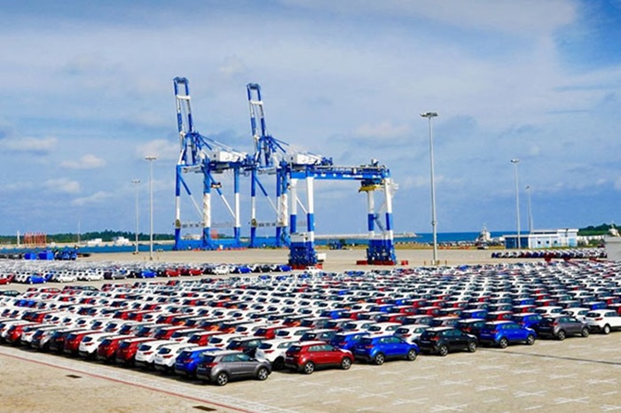 shanaka86's tweet image. 🚨 SINCE MAY: 700+ VEHICLES STILL TRAPPED IN SRI LANKAN PORTS — AND DEMURRAGE COUNTING
🚗🇱🇰 Since May 26, 2025, over 700+ vehicles remain detained at Colombo & Hambantota ports due to Sri Lanka Customs enforcing a 2013 Gazette (No. 1804/17) requiring LC bank endorsements from…