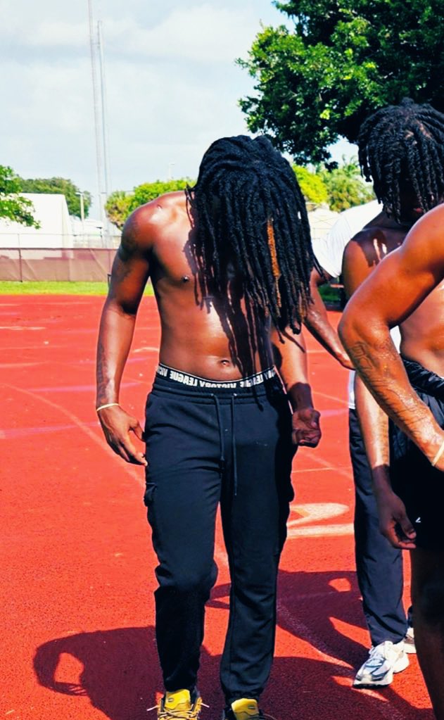 Ejay954's tweet image. Work & consistency!!!!
5’10 170
‘27 ATH
729 yards
11 touchdowns
1 kick return
hudl.com/v/2Qfyki