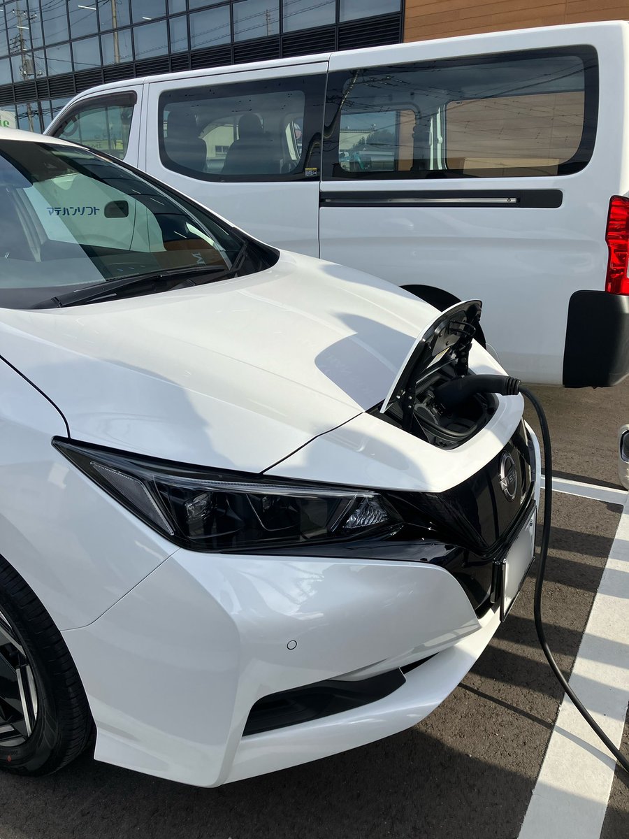matehansoft's tweet photo. 先日、電気自動車が納車されました🚗
社屋建て替えの際に設置したEV充電スタンドの出番がやってきました〜🙌🏻
乗車するのが楽しみです！
#マテハンソフト https://t.co/FR0dNgS0Tw