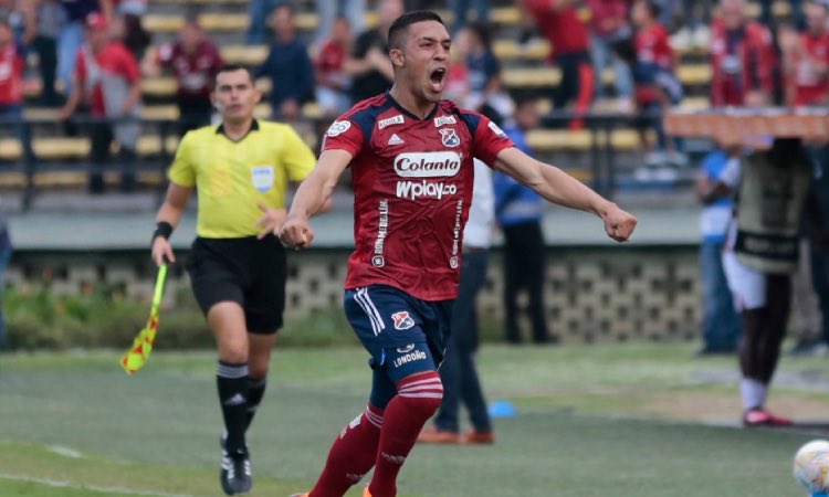 Daniel Londoño fue buscado por Peñarol y el jugador NO se quiso ir por respeto y respaldo a la institución.