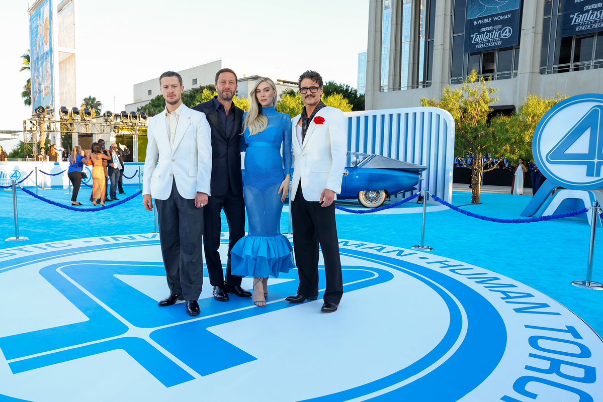 almanaquedisney's tweet image. NOSSO QUARTETO FANTÁSTICO! 4️⃣
Joseph Quinn, Ebon Moss-Bachrach, Vanessa Kirby e Pedro Pascal na Premiere Mundial de ‘Quarteto Fantástico: Primeiros Passos’.
📸: Photo by Leon Bennett/Getty Images for Disney