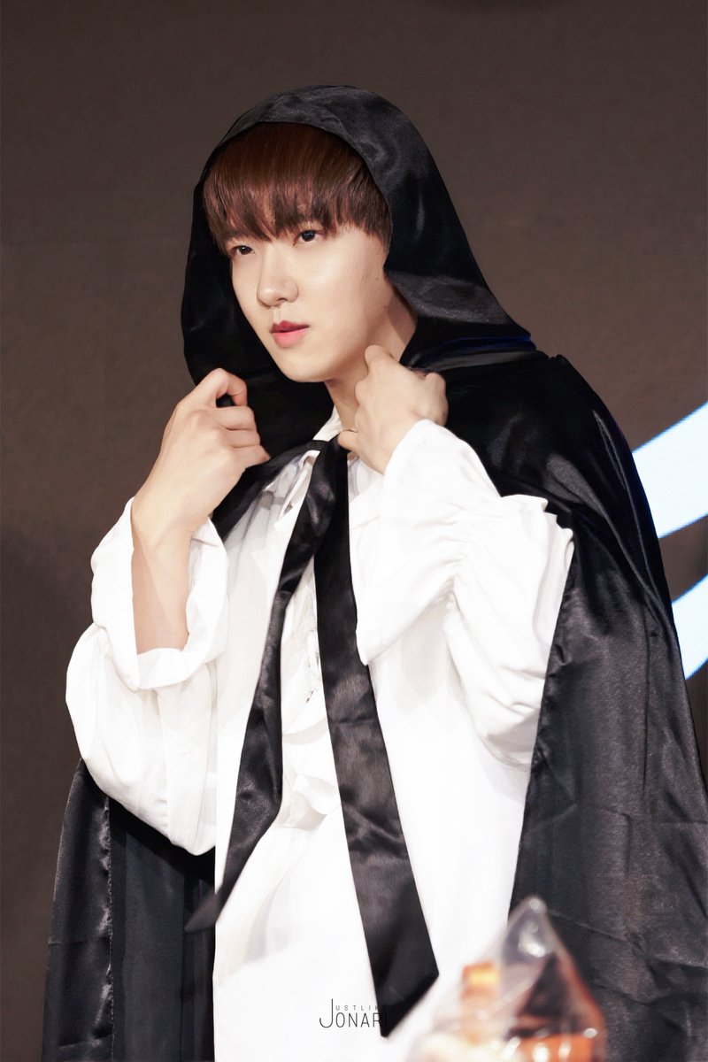 justlikejonari's tweet photo. 20250329 한국식 팬사인🔮🪄

#페이브원 #종환 #조나리 #fave1 #jonghwan #ジョンファン #じょなり @100per_jonari https://t.co/dwwNMs2pVh