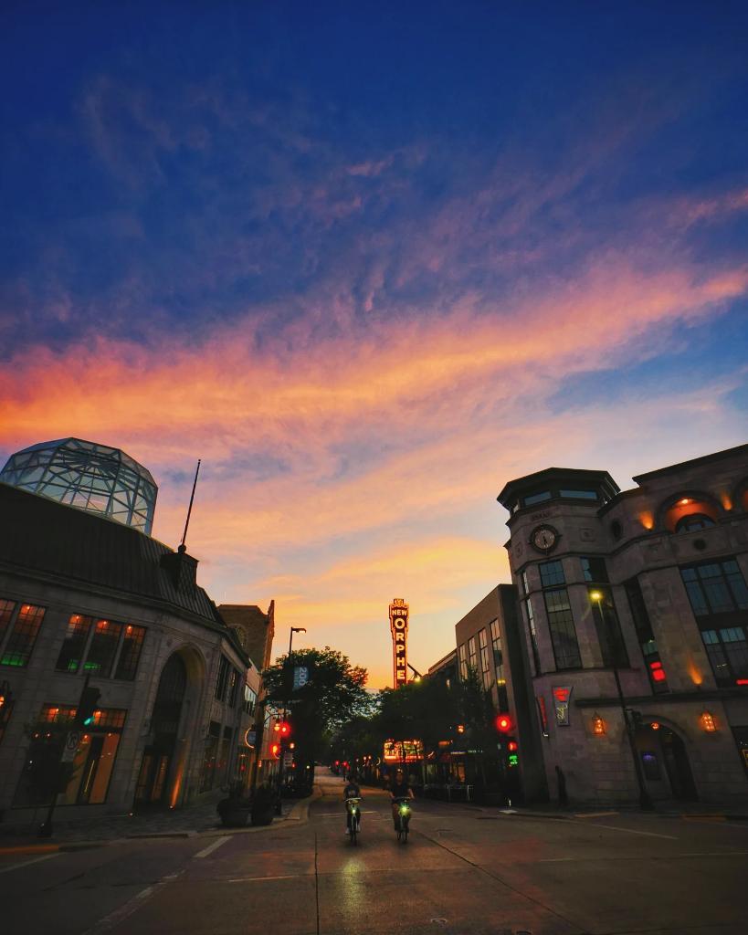 trevkeller's tweet image. A beautiful Monday evening on State Street, Madison, WI. #wiwx #stormhour @spann
