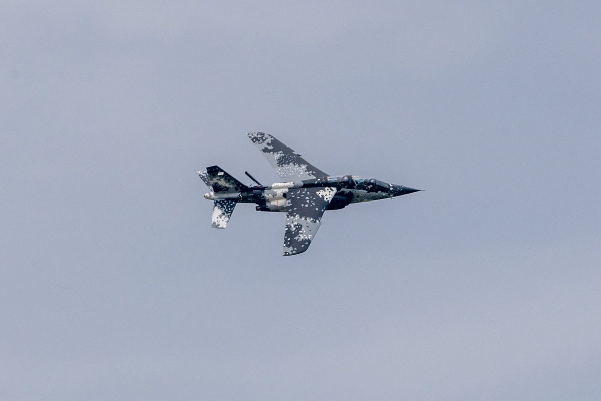 Polaris Jet Team featuring a MiG-29, an L-39 Albatross, and two Alpha jets depart Oshkosh Monday afternoon 🚀

<a href="/PolarisProgram/">Polaris</a> <a href="/rookisaacman/">Jared Isaacman</a>