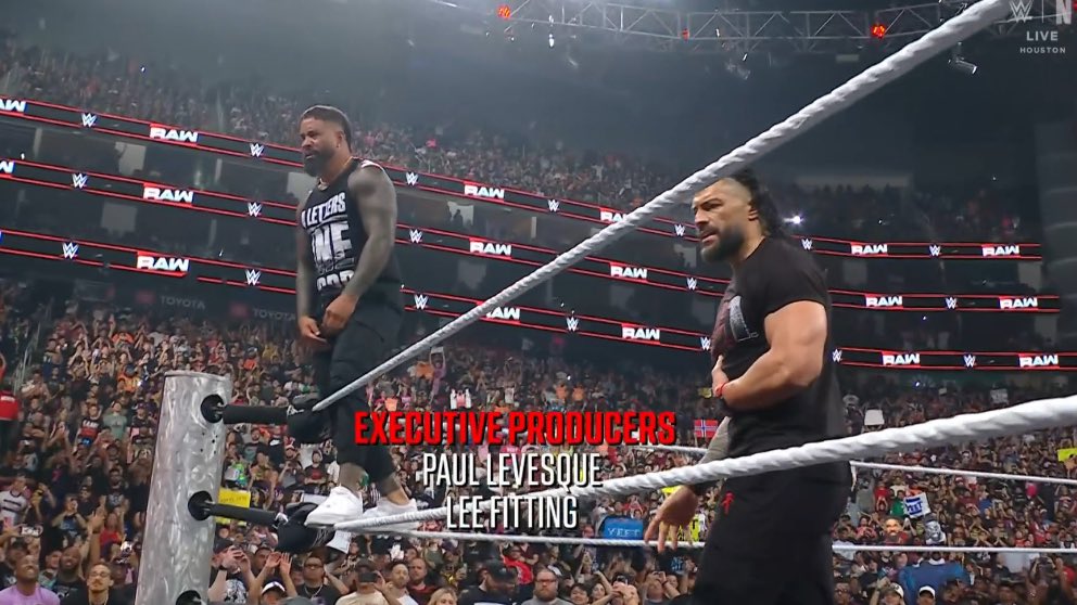 reigns_era's tweet image. ROMAN AND JEY STAND TALL ONCE AGAIN!!!

🩸☝️ #WWERaw