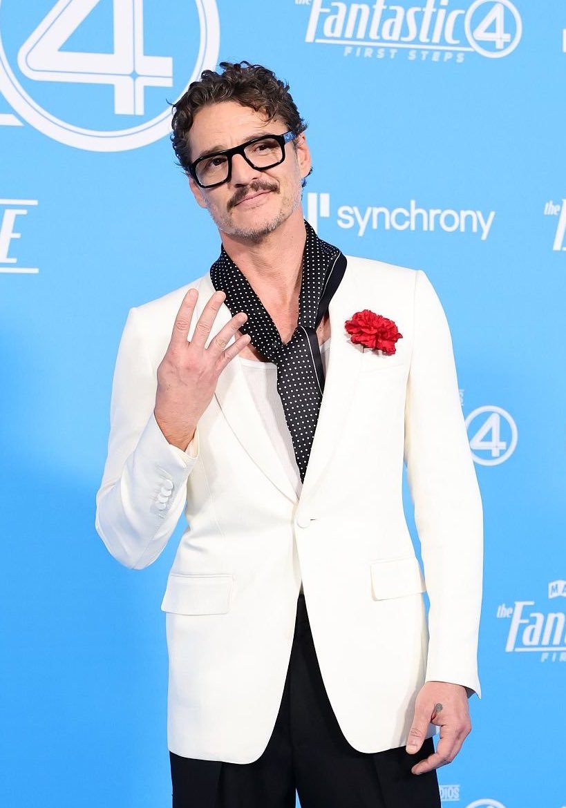 marvel_updat3s's tweet image. Pedro Pascal at #TheFantasticFour world premiere.