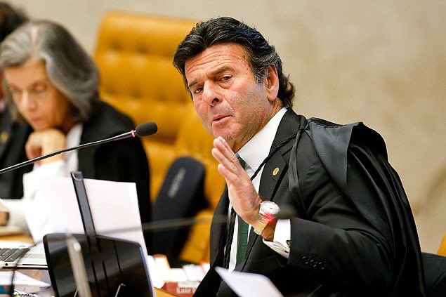 CentralDireitaB's tweet image. 🇧🇷 URGENTE: Luiz Fux surpreende e vota CONTRA as cautelas impostas contra o ex-presidente Jair Bolsonaro.