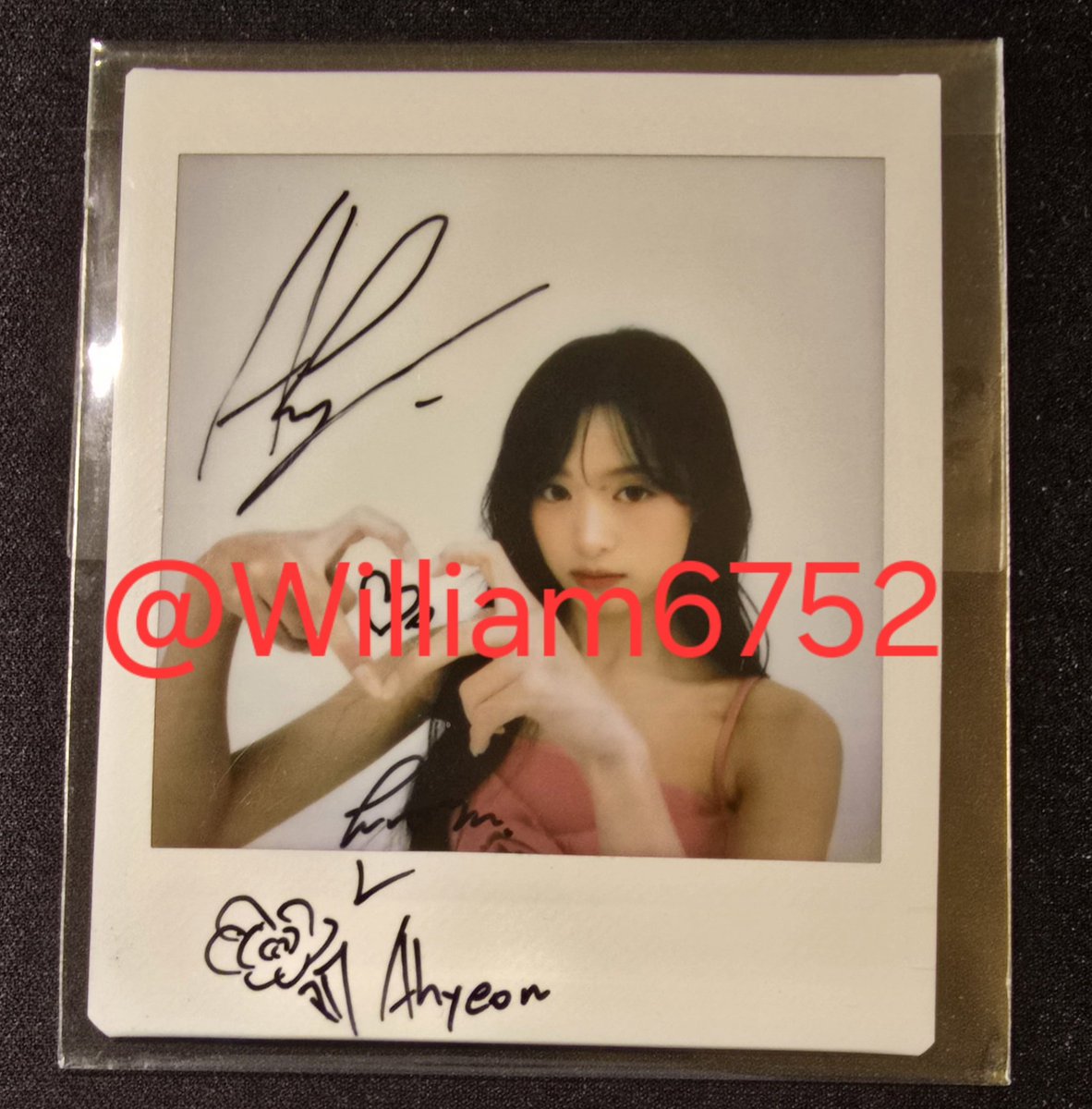 Just got my Babymonster Ahyeon signed polaroid in the mail today