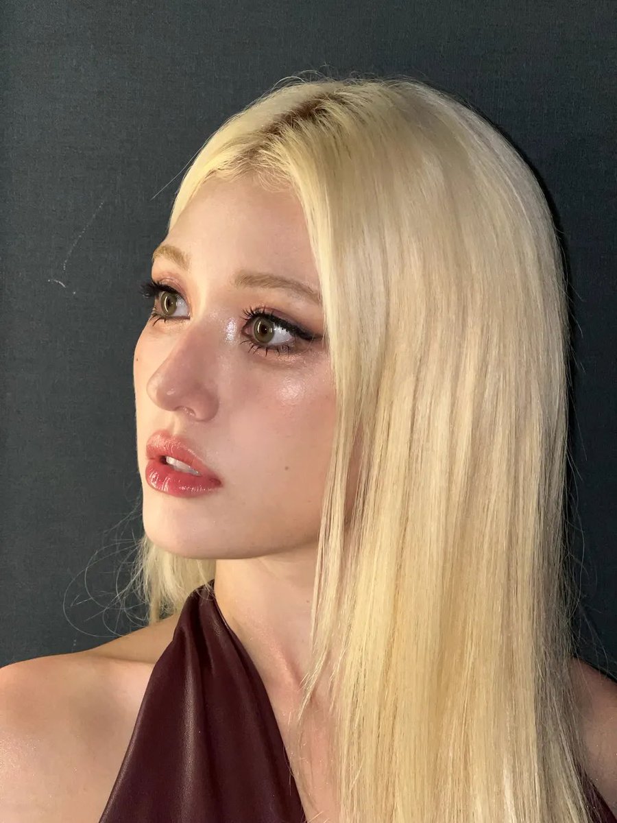 unreal how someone can be so beautiful