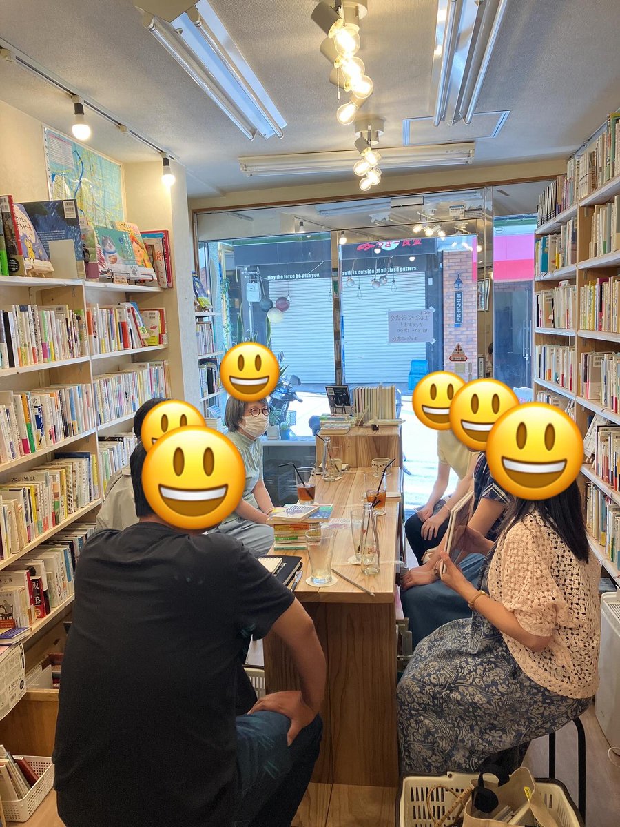makobee6's tweet image. 昨日7/21は「たびたび読書会」にご参加ありがとうございました。本にまつわるあたたかいお話が、とても心に残るいい時間でした。学生時代や就職したての頃なんかを、思い出してしまったなあ。主催の桔梗坂書店さま、いつもありがとうございます♪
7/22、23は定休日です。木曜日にお待ちしております！…