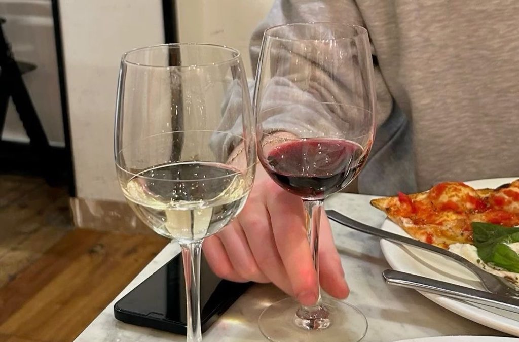 whzgamora's tweet image. jiara doing date things