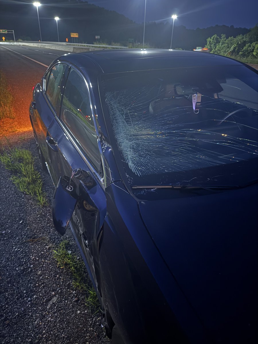 WCdispatch_'s tweet image. Well that was just a blast.
Semi pulled directly on top of me, luckily I slammed on the brakes so I wasn’t pushed under it. He didn’t even stop.
No injuries to me or the dog.
Car?
Well…