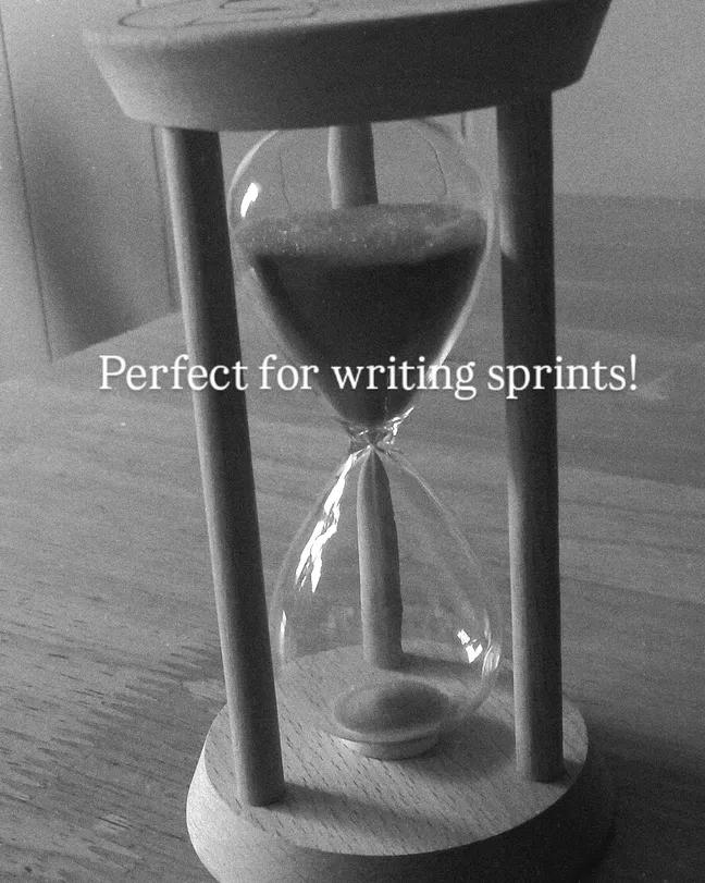 JARose72185216's tweet image. Treated myself to a 30 min hour glass. Would be perfect for doing writing sprints!