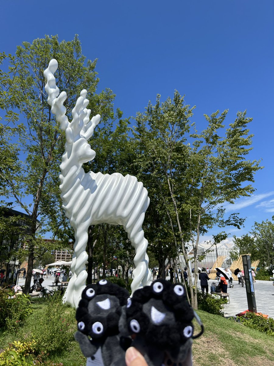 mihobell's tweet image. 夢洲に着いてから、ほぼ待ち時間ナシでゲートイン出来ました❤️💙
9:40頃夢洲に着いて、9:55には手荷物通過してた🙌
ウワサの黒ミャク、買えたよぉ🥹
#こさちゃんズと万博