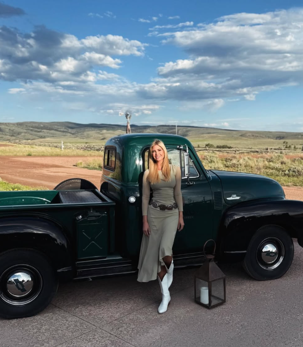 NWDisorder1111's tweet image. People believe this pic posted by Ivanka on her IG page is filled w/ symbolism.
For example:
The candle = a coming blackout(?)
I ran the 2 clips thru my photo editor w/ HDR effect:
Door appears to say "codex" and on the panel to her right looks like the symbol for XRP.
🤨🤔