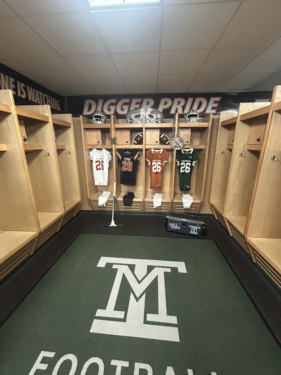 Isaiah55507's tweet image. Had an Awesome Visit today down at Montana Tech!! Thank you to all the coaches for showing me around!!! Can’t wait to watch a game this fall!!⚒️⚒️@MonTechFootball
@CoachKyleSamson @MTFBCoachSchlee
@CoachTravisDean
@CoachAndersonMT
@CoachMAllenFB
@CoachMann90