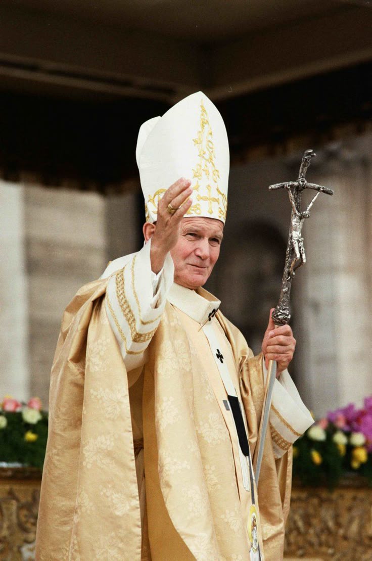 CatholicQuote12's tweet image. “It is Jesus you seek when nothing else satisfies you.”-
Saint Pope John Paul II