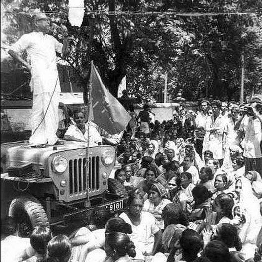 drthomasisaac's tweet image. Com. V.S. Achuthanandan was a rare breed of a leader: From the ranks of manual coir workers of Alleppey he rose to become the CM of Kerala. His was a lifelong struggle for social justice, labour rights and land reforms. He is one of the key architects of egalitarian Kerala.
