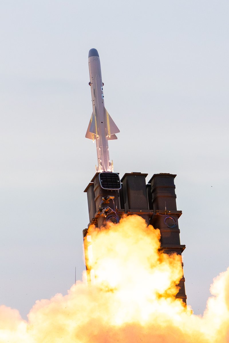 TalismanSabre's tweet image. Surface-to-Ship missiles were launched from a truck-mounted JGSDF Coastal Defence Battery, engaging with a floating maritime target located 30km off the coast of Jervis Bay, NSW. 🇯🇵
📷 PTE Alex Brown
@jointstaffpa