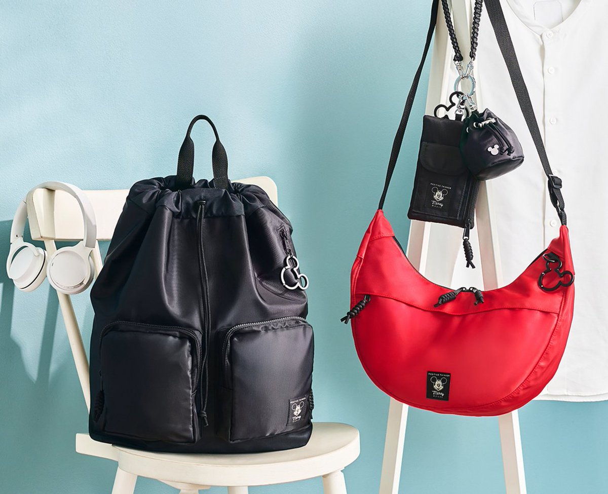 Disneystorejp's tweet image. 🎒- - - -🎒
実用性バッチリ❗️
ミッキーデザインのバッグが登場✨
🎒- - - -🎒
ロゴとキャラクターフェイスの
縫い付けがアクセントになったバッグがラインナップ😊
ミッキーアイコン形のカラビナ付き🎶
#ディズニーストア.jpで販売中、店舗は入荷次第順次発売
▶️store.disney.co.jp/fashion/bag/?s…