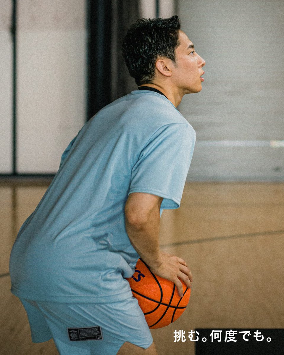 ASICS_JP's tweet image. 再び掴み取った
最高峰の舞台への挑戦状。
物語は新たな章へ。
We want Yuki.
We trust Yuki.
あの声援をもう一度。
私たちはどんな時でもあなたを信じている。
また一歩ずつ
夢へと歩んでゆこう。
#河村勇輝
#YukiKawamura
@KawamuraYuki