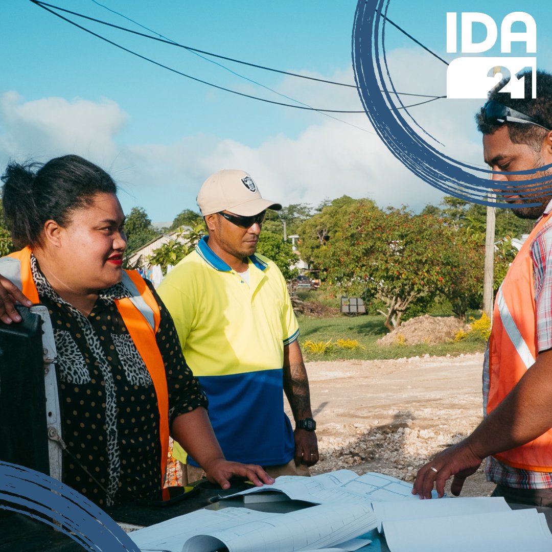 WBG_IDA's tweet image. "For Tonga, development is a big agenda, but climate change continues to undermine that. We want to know that when the next cyclone happens, our infrastructure will survive.”
Learn how #IDAworks to build resilience in Pacific Island countries: wrld.bg/io2M50WsmKb