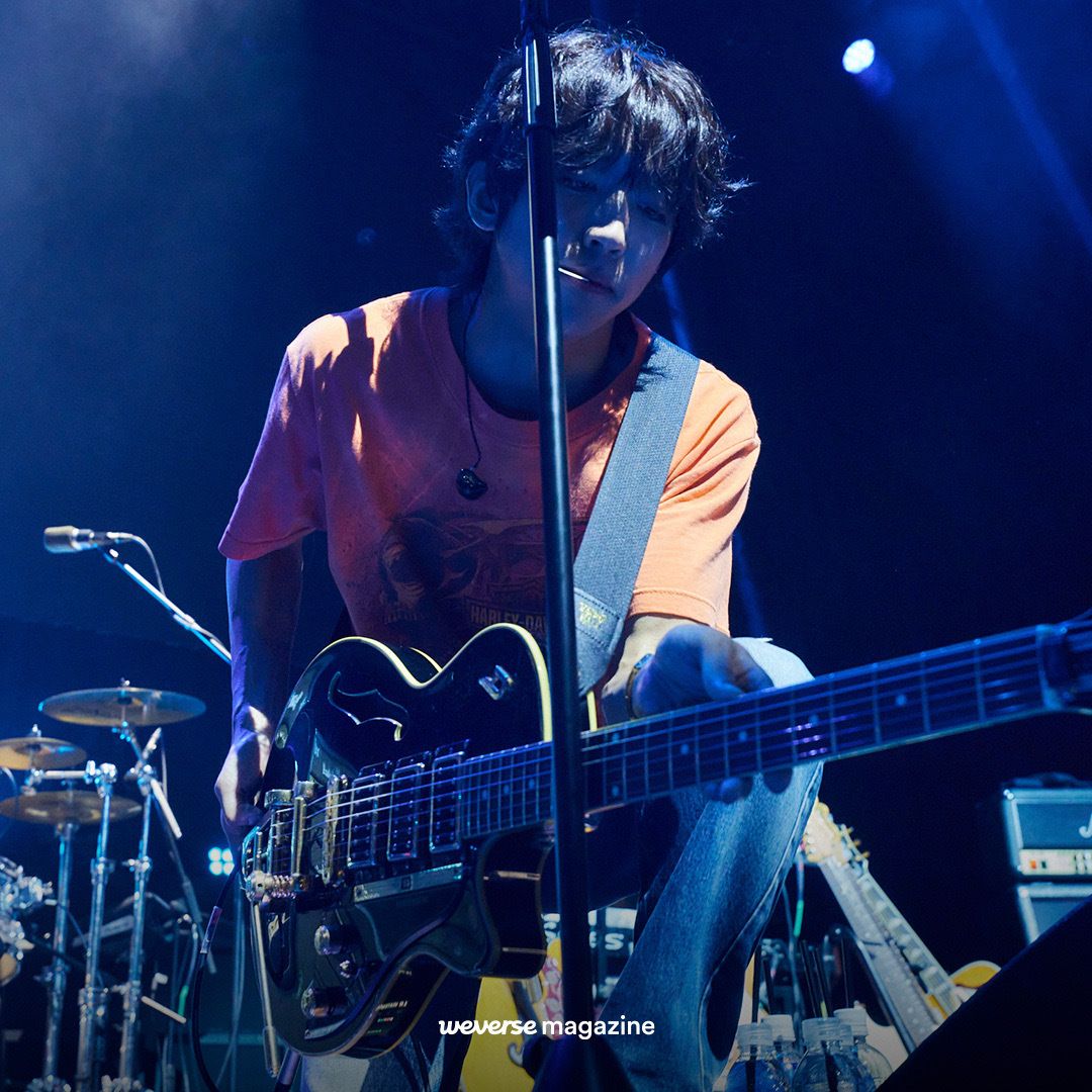 weverseofficial's tweet image. [Weverse Magazine] 이승윤이 폭주로 펼친 무정형의 세계
이승윤 공연 ‘폭주타임’ 리뷰

더 자세한 내용은 위버스 매거진에서 확인하세요! 

KOR: bit.ly/4kNcpUc 
ENG: bit.ly/40tttri 
JPN: bit.ly/44YOwDB 

#위버스 #Weverse 
#위버스매거진 #Weverse_Magazine