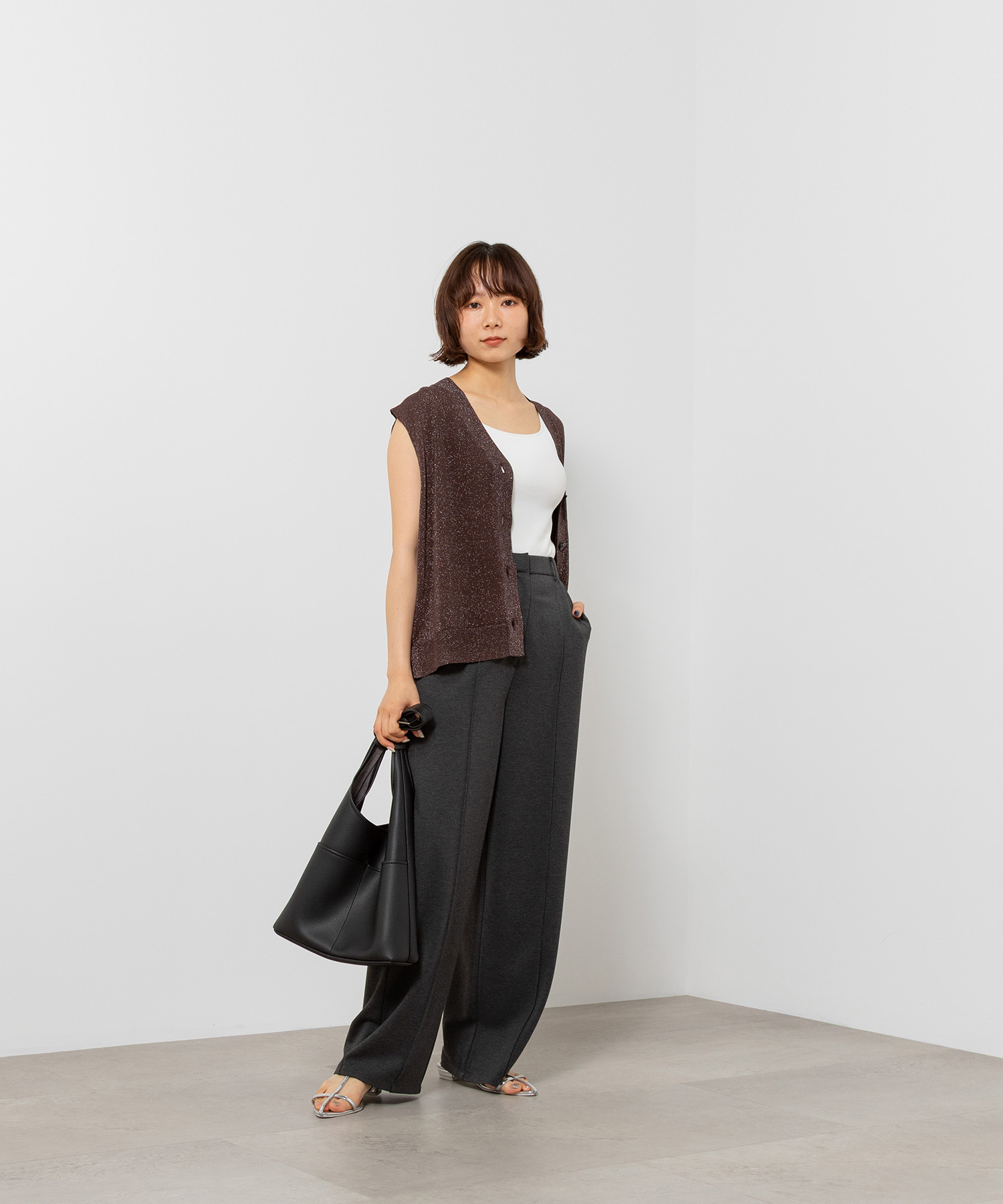 【美品】ナチュラルビューティーベーシック　ミニマルジレ ノーカラーミニマルジレ | NATURAL BEAUTY BASIC（ナチュラル