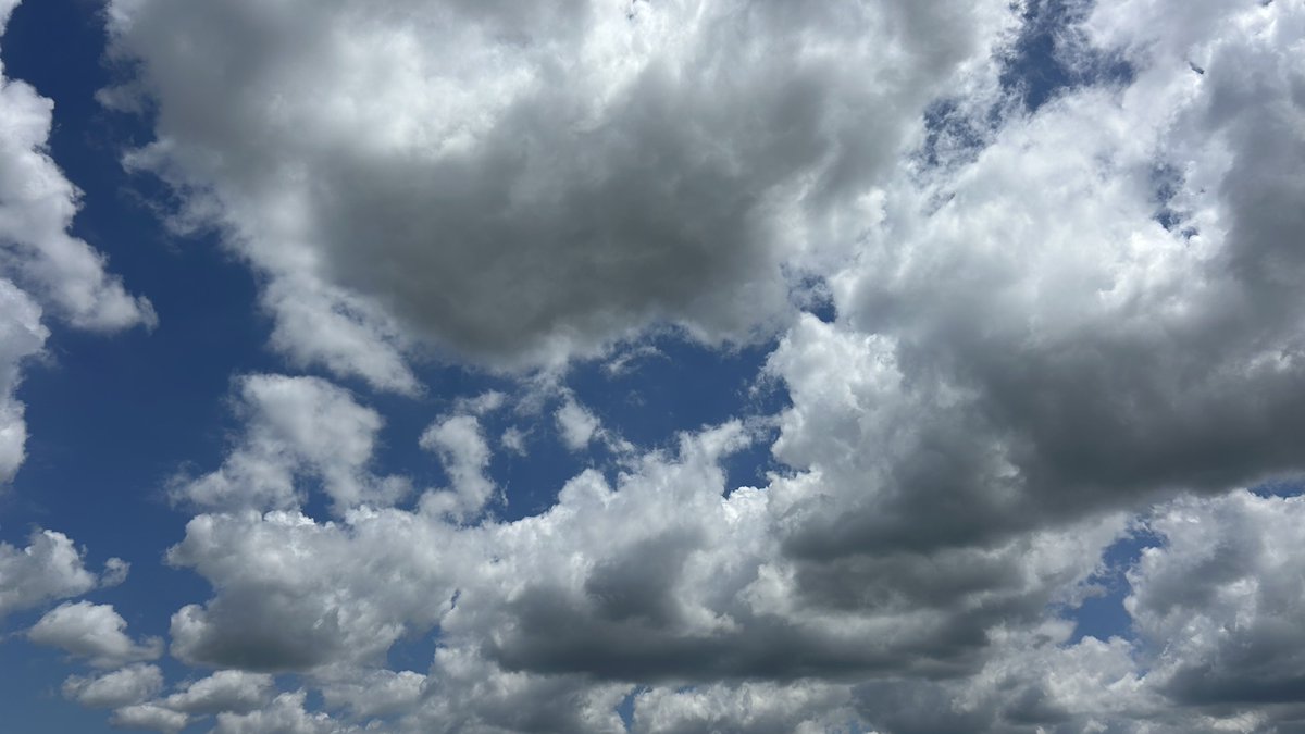 太陽と雲 太陽と雲の芸術 「日暈」・「彩雲」 : 蔵出しの1枚