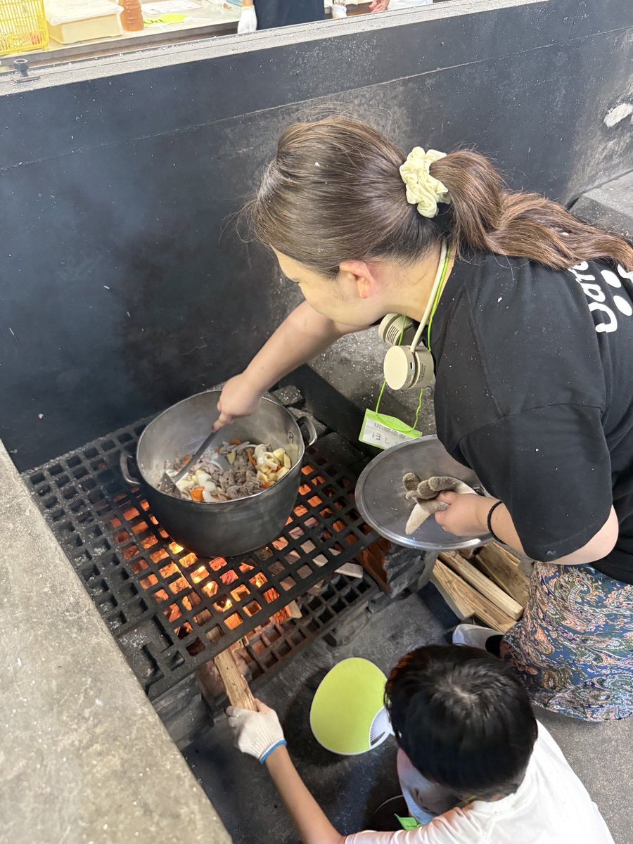 akanetabata's tweet image. Üd CAMP 2025🏕️
日帰り泊まり組あわせて30人以上で、野外炊事、手話ダンスなどを楽しみました。小4からアクティブシニアまで障がいも性別も関係なく交流できる貴重な機会。来年もやるよ!リアルにDEIを体感できるから企業の管理職の方とかも研修合宿として参加したら社会のアップデートにも繋がりそう