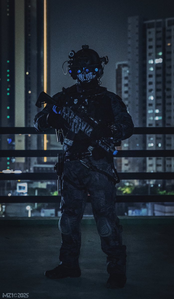 JScully66283278's tweet image. &lt;Call of Duty : Ghosts&gt;
Keegan P. Russ
상당히 오래된 캐릭터라 고증대로 맞추기가 매우 힘들었습니다.
그래서 검정 군장 + 4안 야시경 헬멧만 유지하고 나머지는 최대한 비슷하게 꾸몄습니다.
#cod #callofduty #keegan