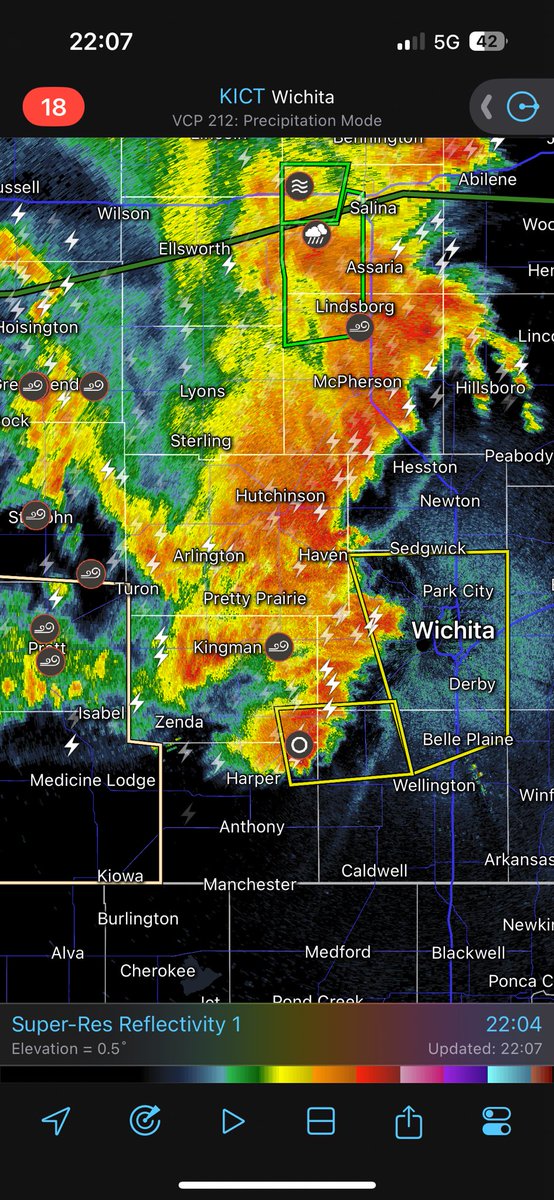 CamVenableKAKE's tweet image. Been off the grid a bit today. Another line of severe storms taking aim at Wichita. Fun fact, numerical models did NOT show any of the action today else I would have been out chasing. Numerical models are at their worst in terms of accuracy. Gotta love Summer time…
