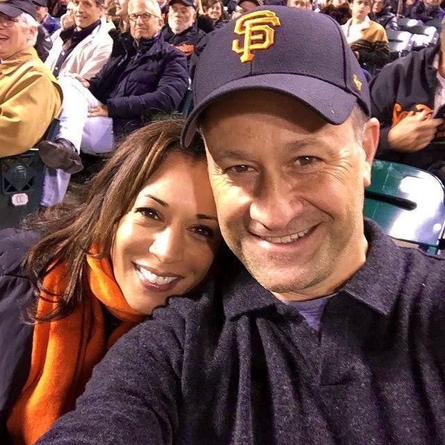 audrxysn's tweet image. Doug and Kamala’s selfies are ICONIC.
Proof @DouglasEmhoff is the CEO of the KHive because he absolutely knows what this community wants.